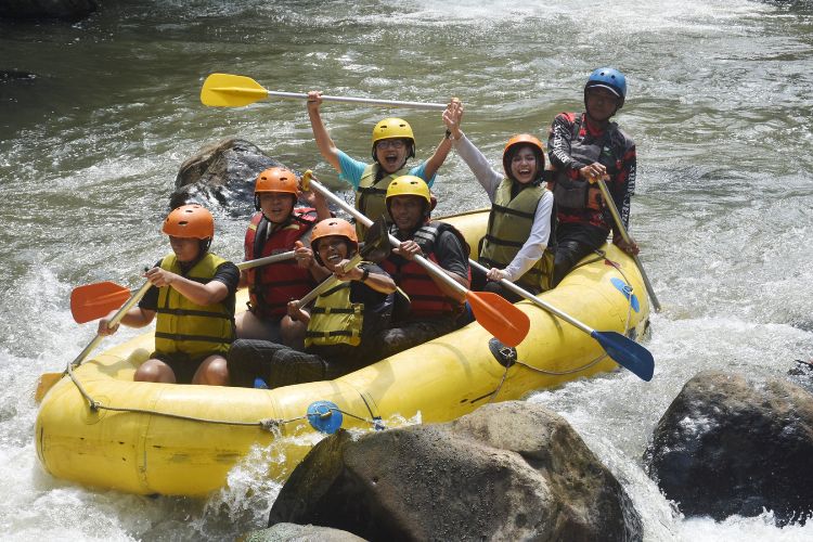 Rafting di Sungai Cisadane Bogor Jawa Barat