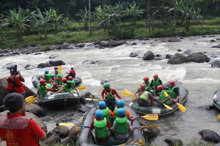 Rafting di Sungai Citarik Sukabumi Jawa Barat