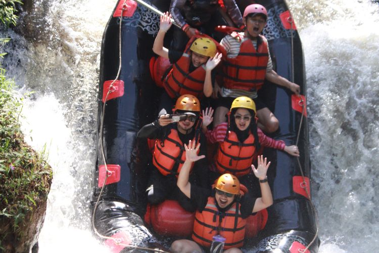 Rafting di Sungai Palayangan Pangalengan Bandung