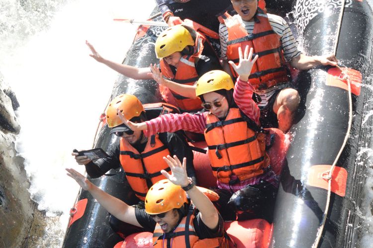 Rafting di Sungai Palayangan Pangalengan Bandung